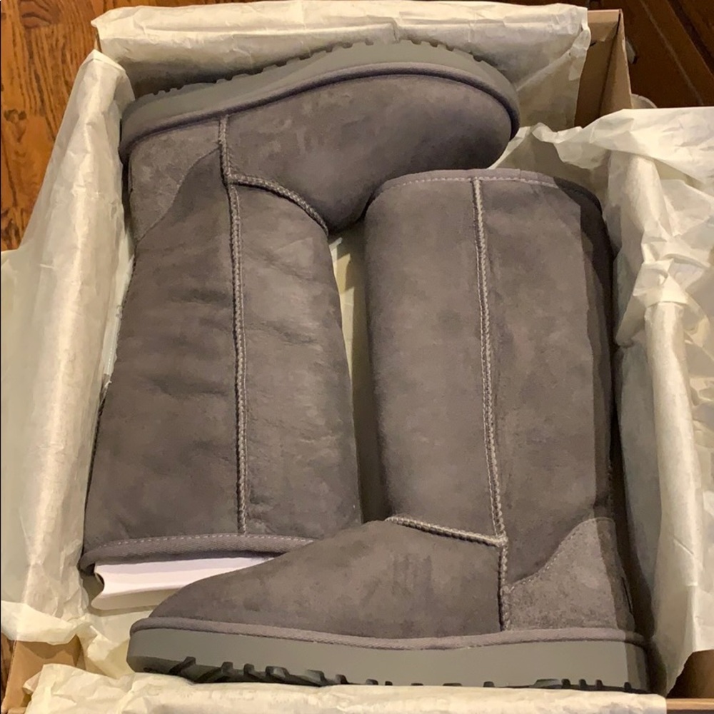 NEW UGG Classic Tall II Grey size 7 - Picture 2 of 6